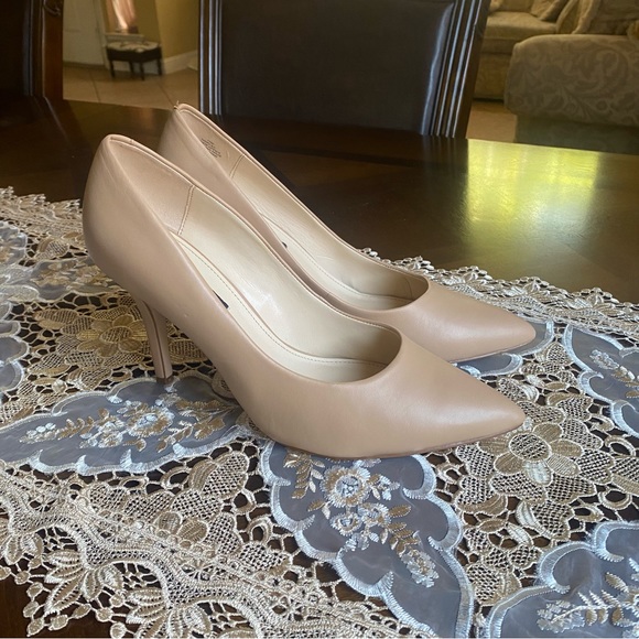 Nine West size 11 Wide flax nude high heel pumps NWOB - Picture 2 of 8